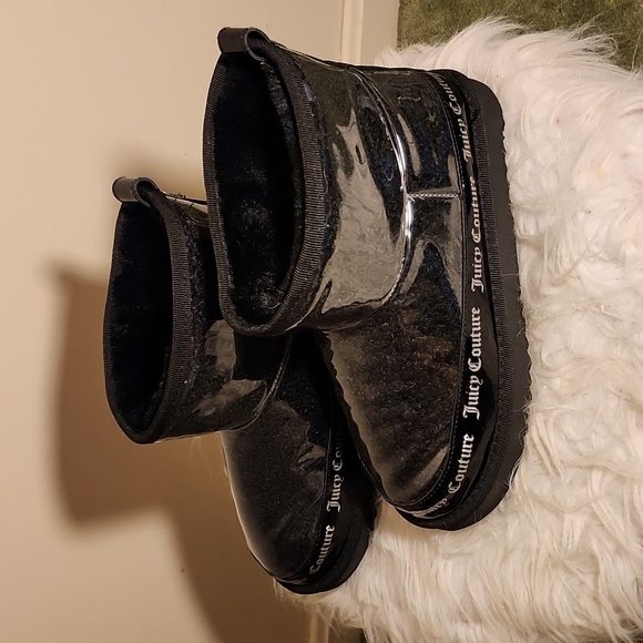 Booths - Picture 2 of 4